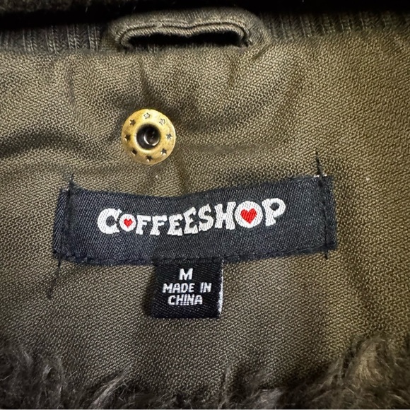 Coffee Shop Vest Size Medium
Olive Green Fleece Lined Snap Button Utility NWT - Picture 5 of 17